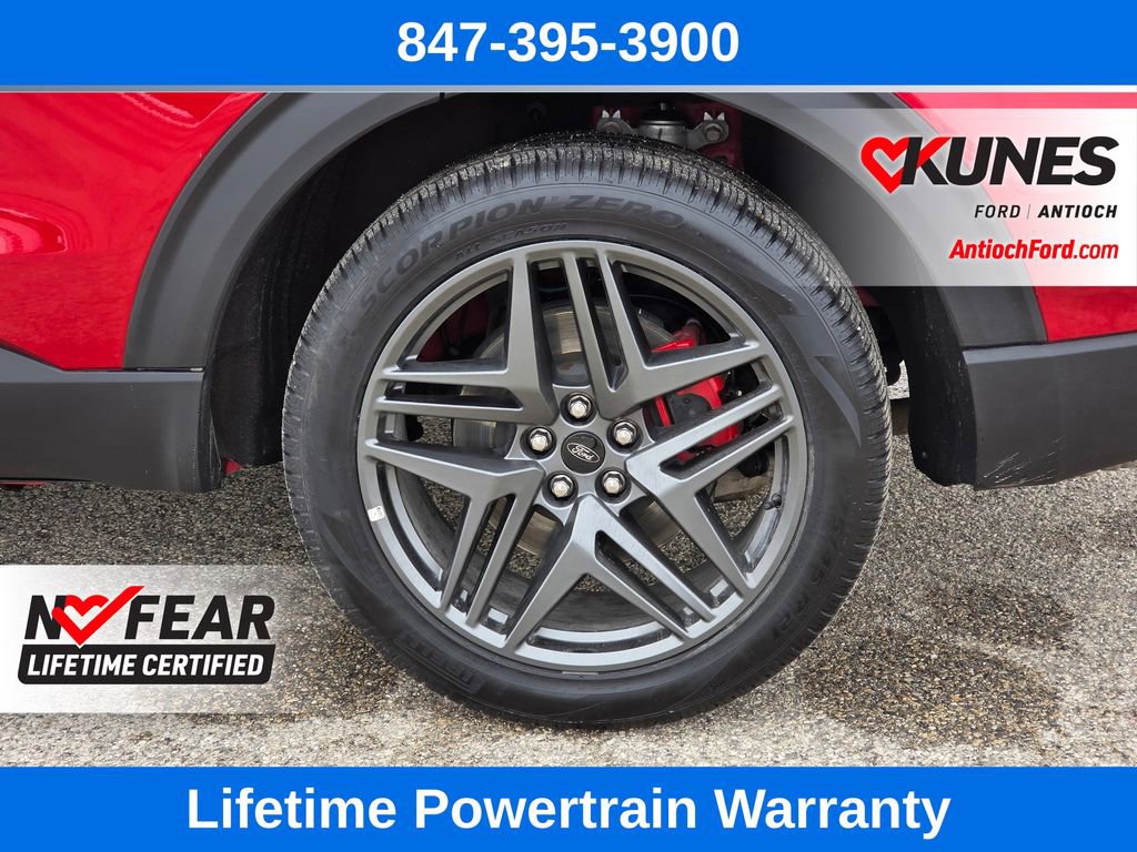 Used 2025 Ford Explorer ST-Line w/ ST-Line Street Pack image 11