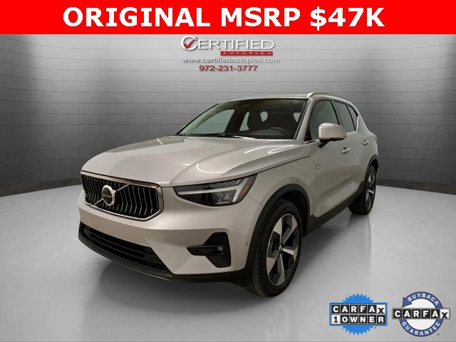 Used 2025 Volvo XC40 B5 Plus image 1