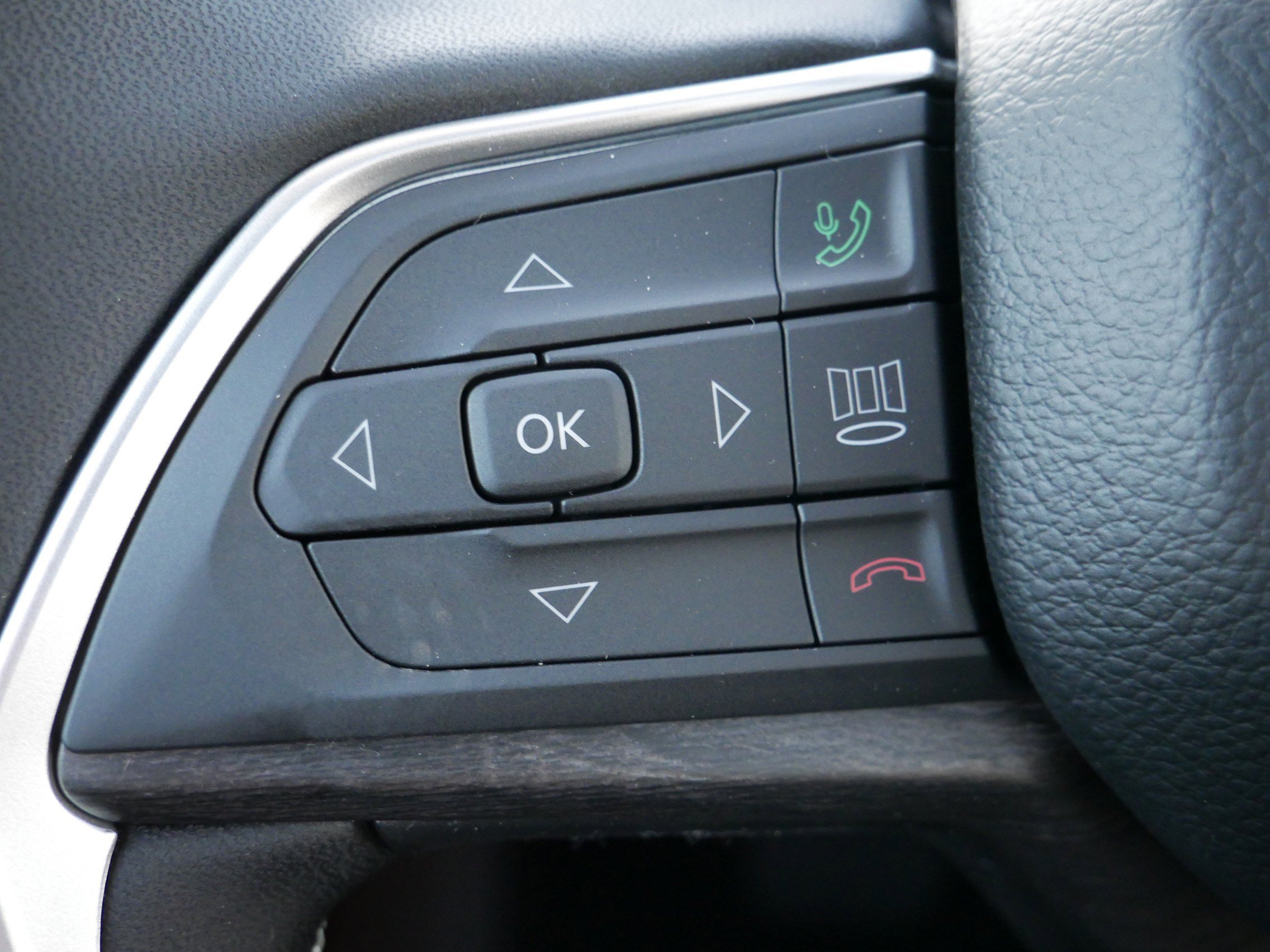 New 2025 Jeep Grand Cherokee L Limited w/ Black Appearance Package image 18