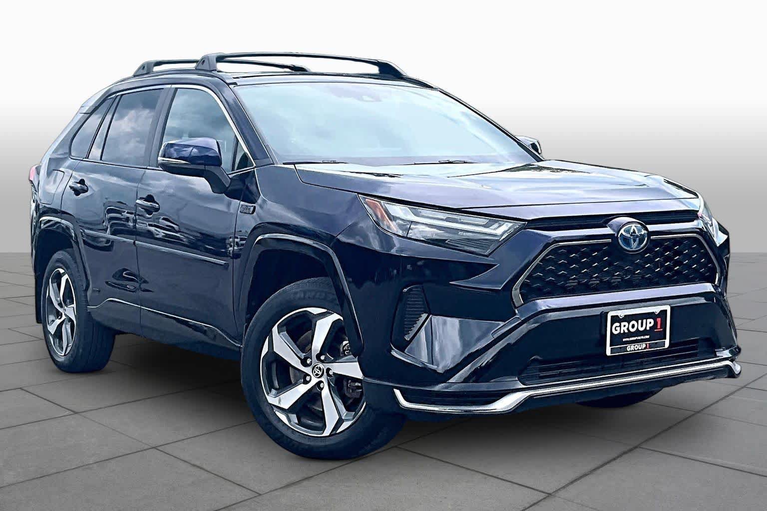 Used 2023 Toyota RAV4 SE w/ Weather & Moonroof Package AWD/4WD image 3