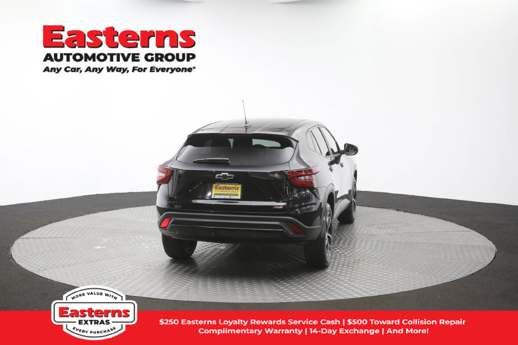 Used 2024 Chevrolet Trax RS FWD image 38