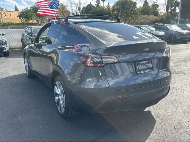 Used 2023 Tesla Model Y Long Range image 4