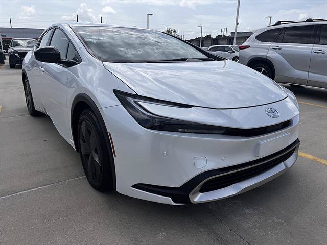 Used 2025 Toyota Prius Plug-In Hybrid FWD image 1