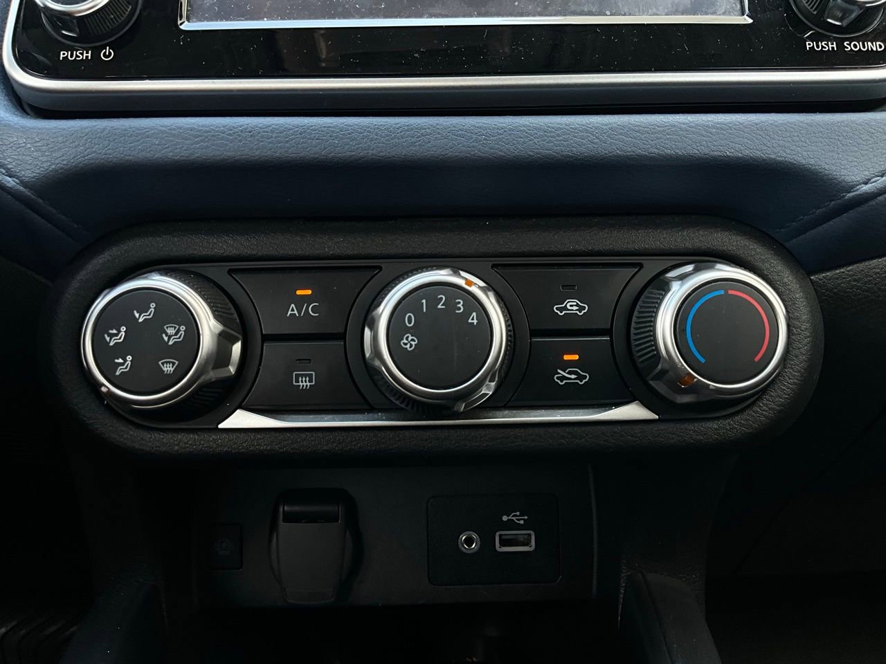 Used 2025 Nissan Versa SV image 25