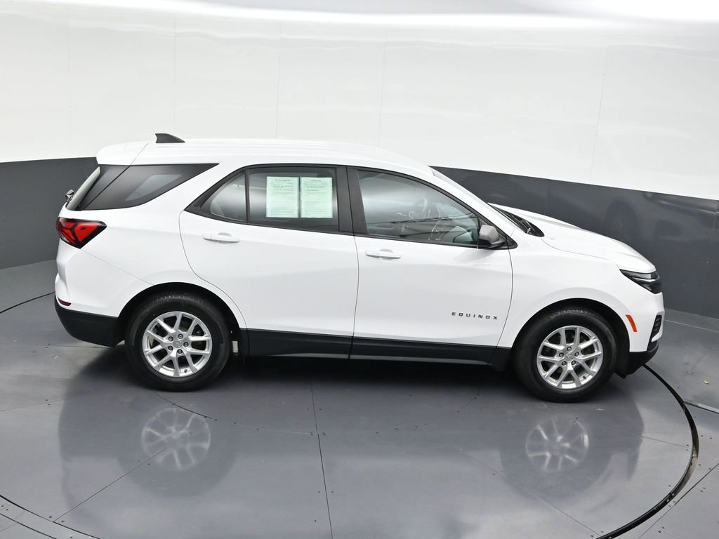 Used 2022 Chevrolet Equinox LS image 24