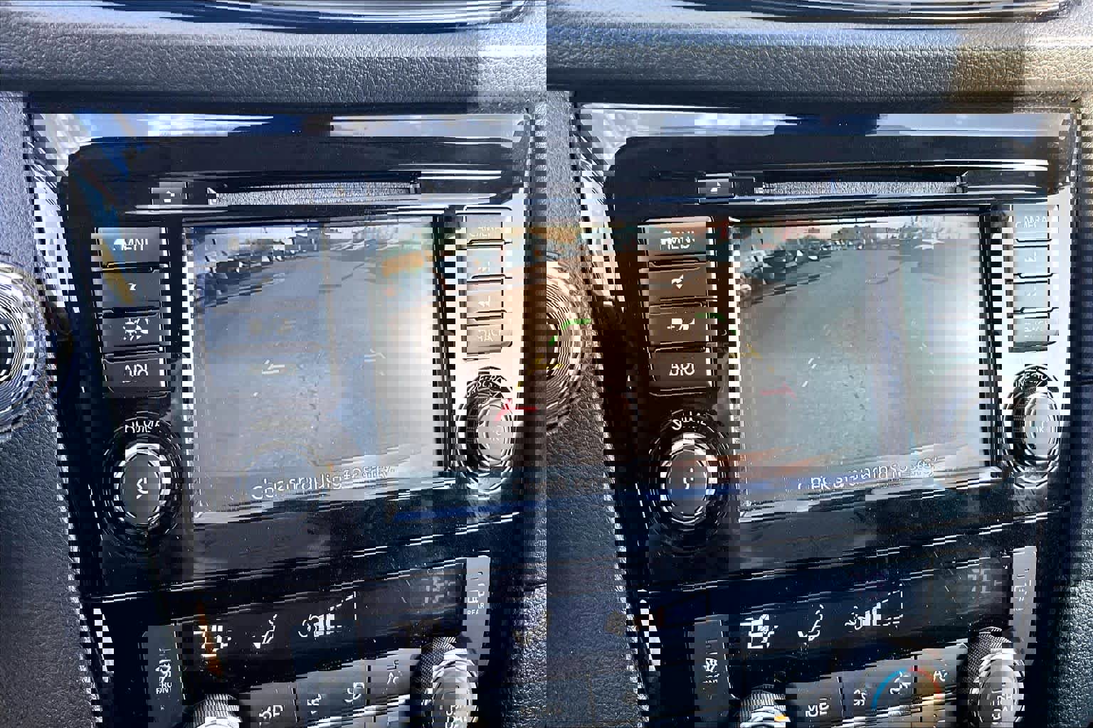 Used 2019 Nissan Rogue SV image 26