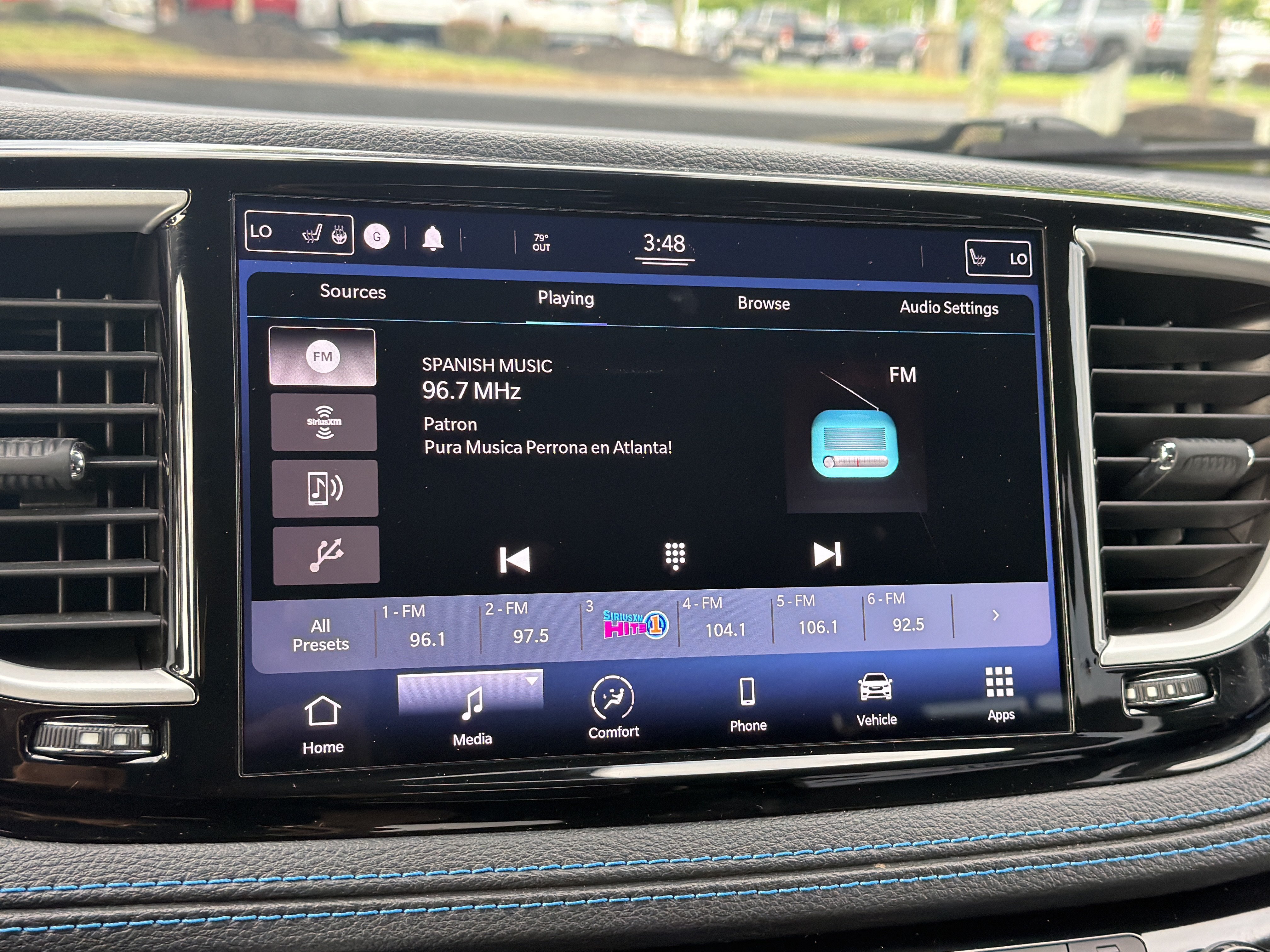 Used 2021 Chrysler Pacifica Touring-L FWD image 13
