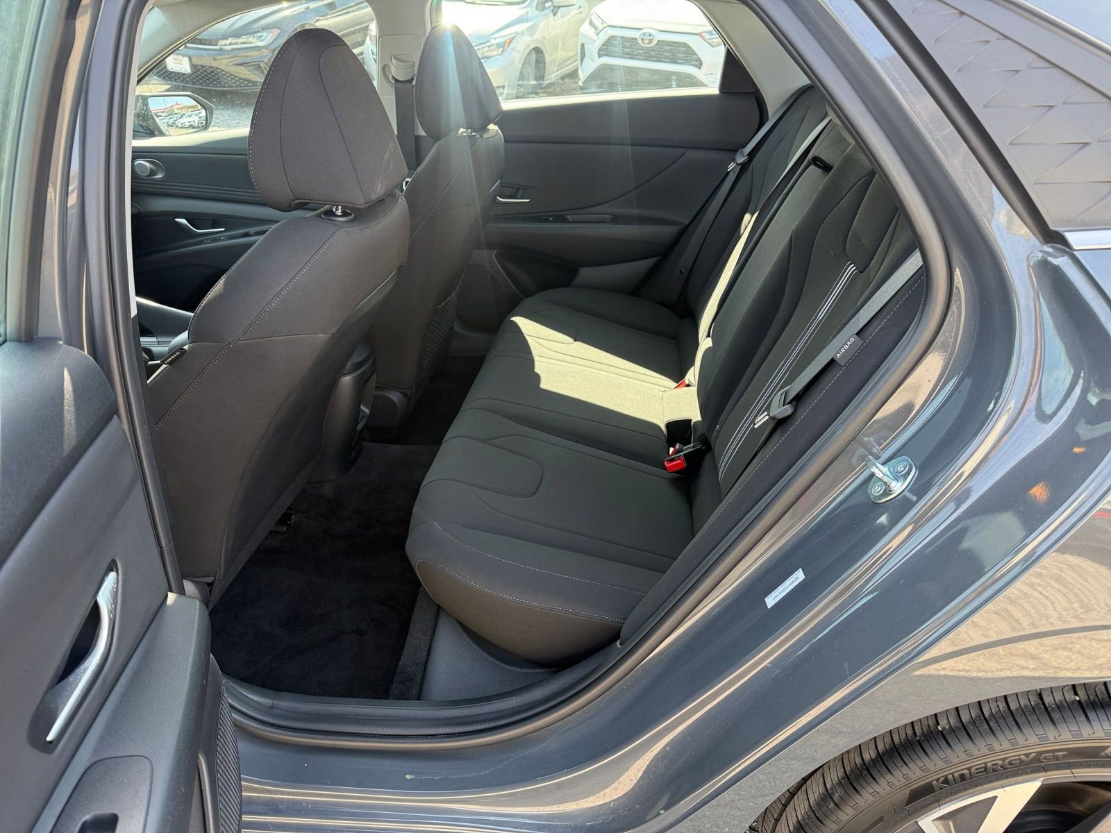Used 2025 Hyundai Elantra SEL FWD image 25
