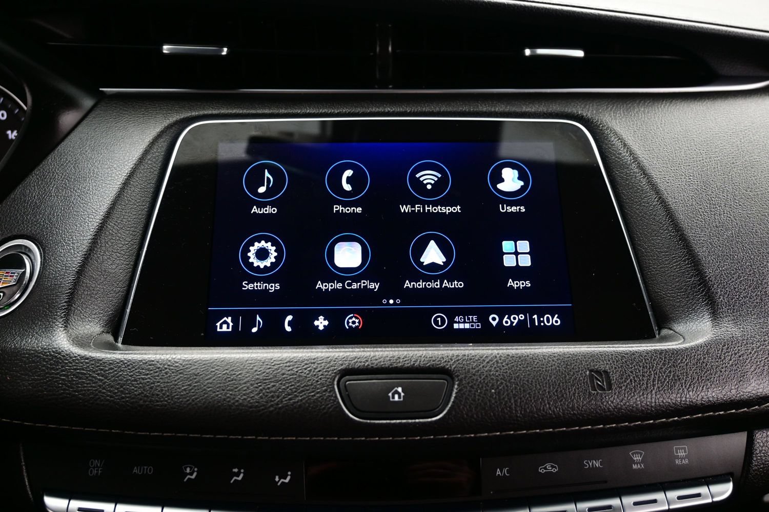 Used 2020 Cadillac XT4 Premium Luxury w/ Technology Package AWD/4WD image 20