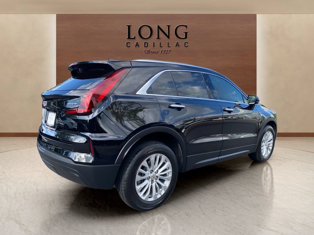 Certified 2024 Cadillac XT4 Luxury w/ Cold Weather Package AWD/4WD image 5