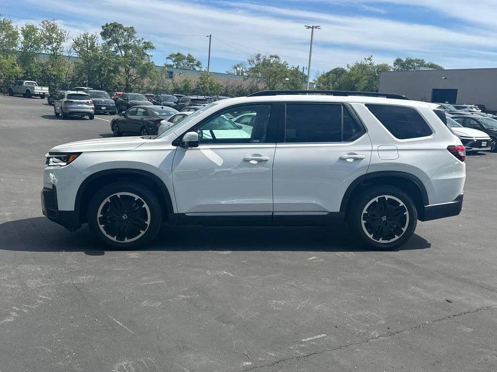 New 2026 Honda Pilot Touring image 2