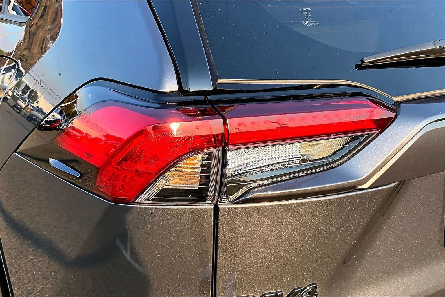 Used 2025 Toyota RAV4 SE w/ Weather & Moonroof Package AWD/4WD image 28