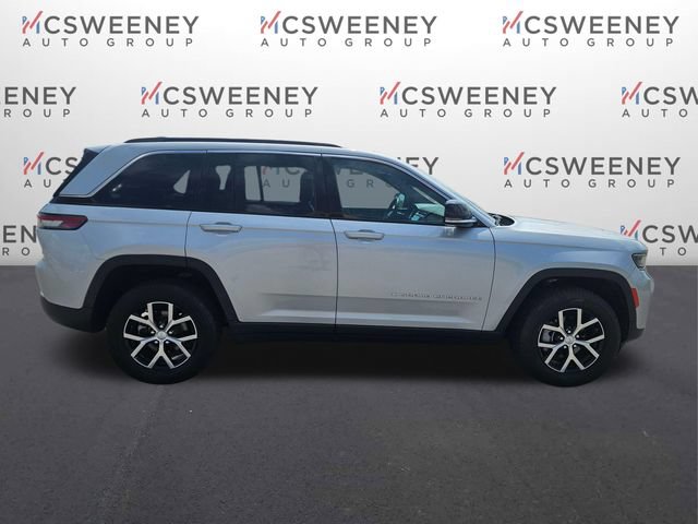 Used 2024 Jeep Grand Cherokee Limited AWD/4WD image 6