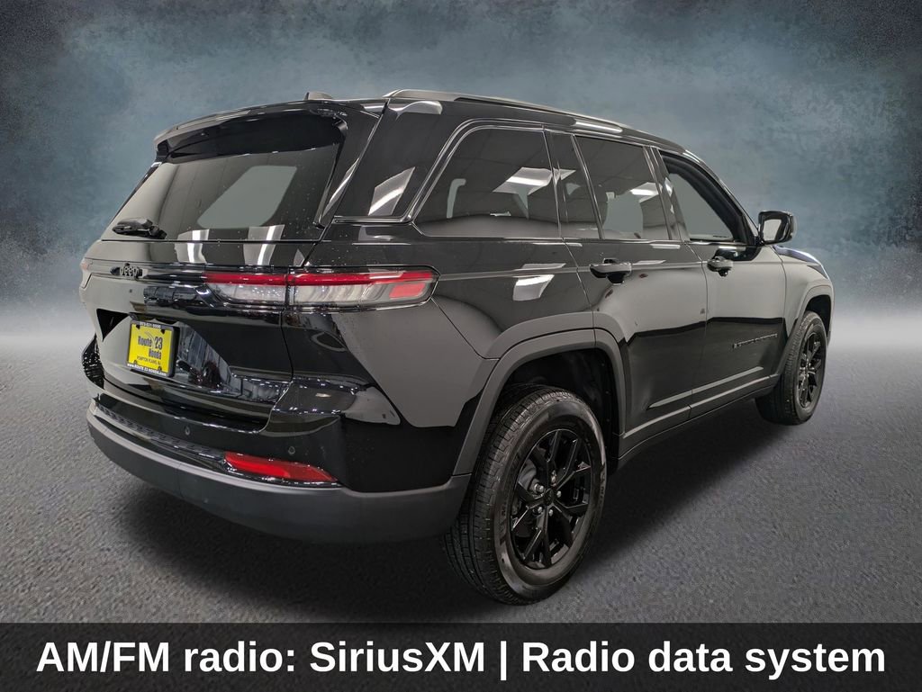 Used 2025 Jeep Grand Cherokee Altitude image 5