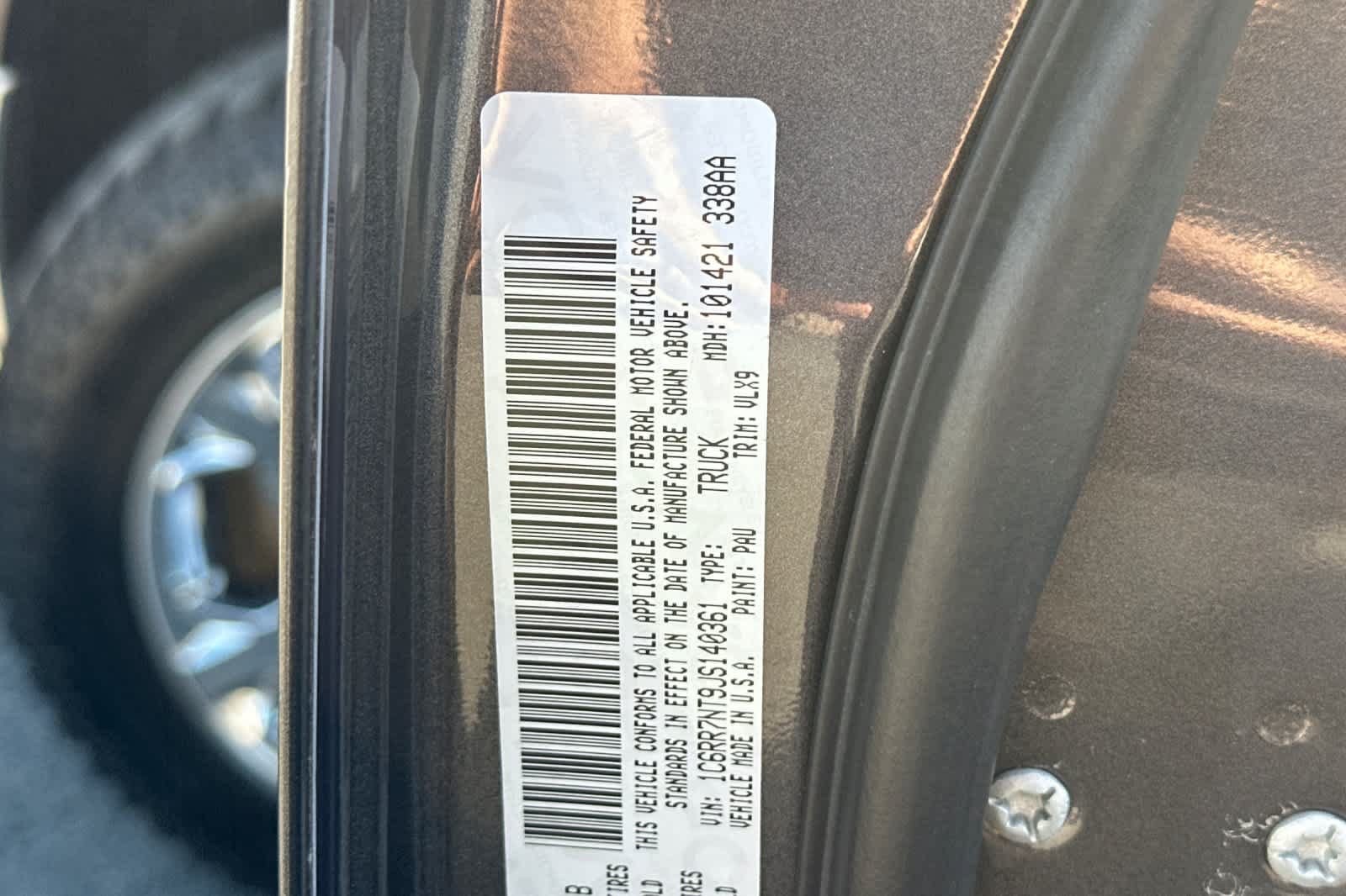 Used 2018 RAM 1500 Laramie w/ Convenience Group AWD/4WD image 34