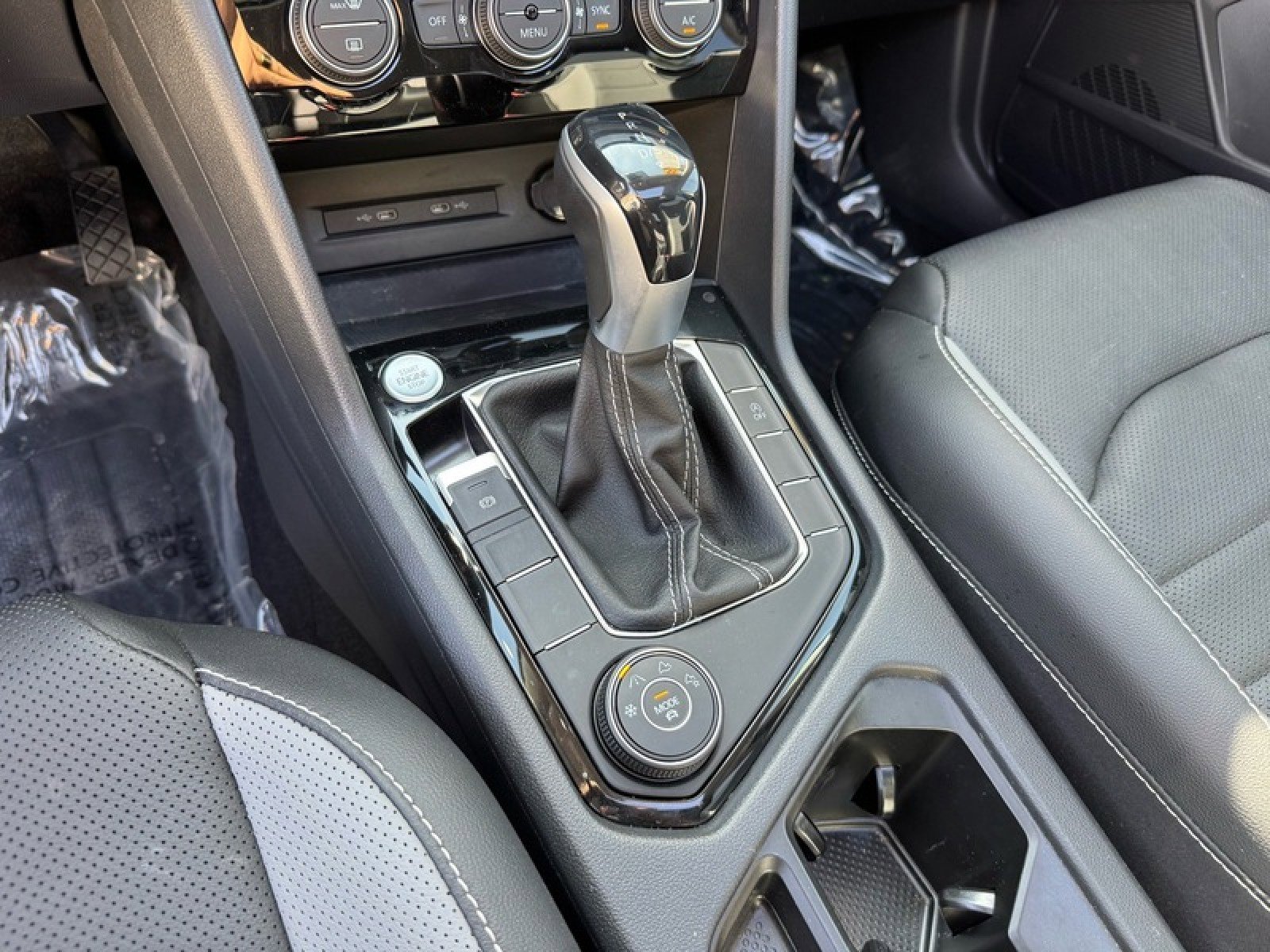 Used 2022 Volkswagen Taos SEL w/ Panoramic Sunroof Package image 15