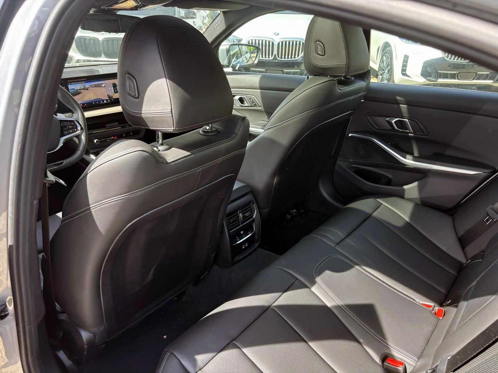 Used 2025 BMW 330i xDrive Sedan AWD/4WD image 28