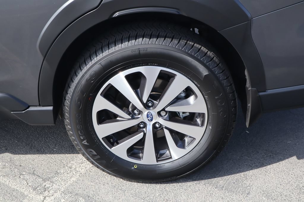 Used 2025 Subaru Outback Premium AWD/4WD image 13
