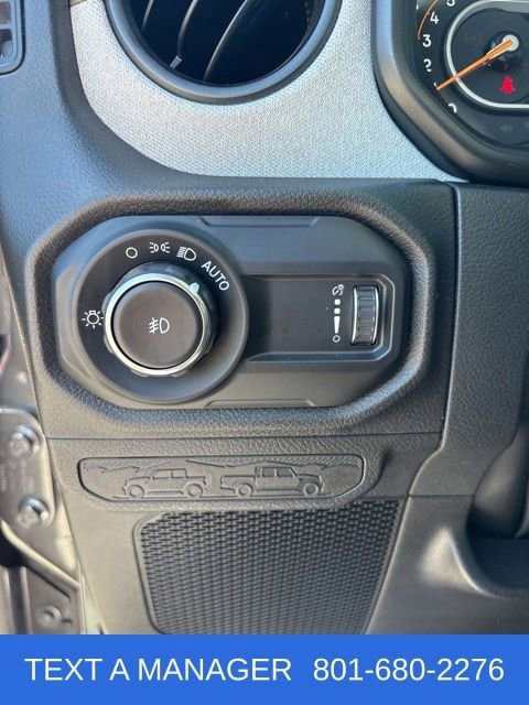 Used 2025 Jeep Wrangler Unlimited Sport AWD/4WD image 24
