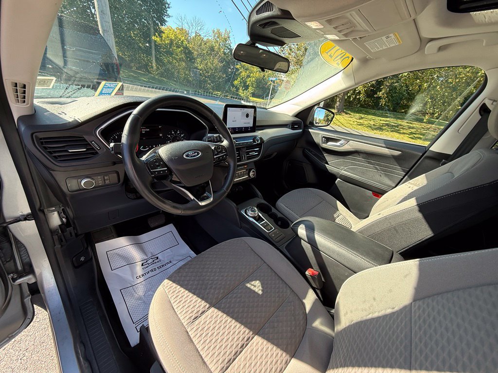 Used 2021 Ford Escape SE w/ SE Sport Appearance Package AWD/4WD image 18