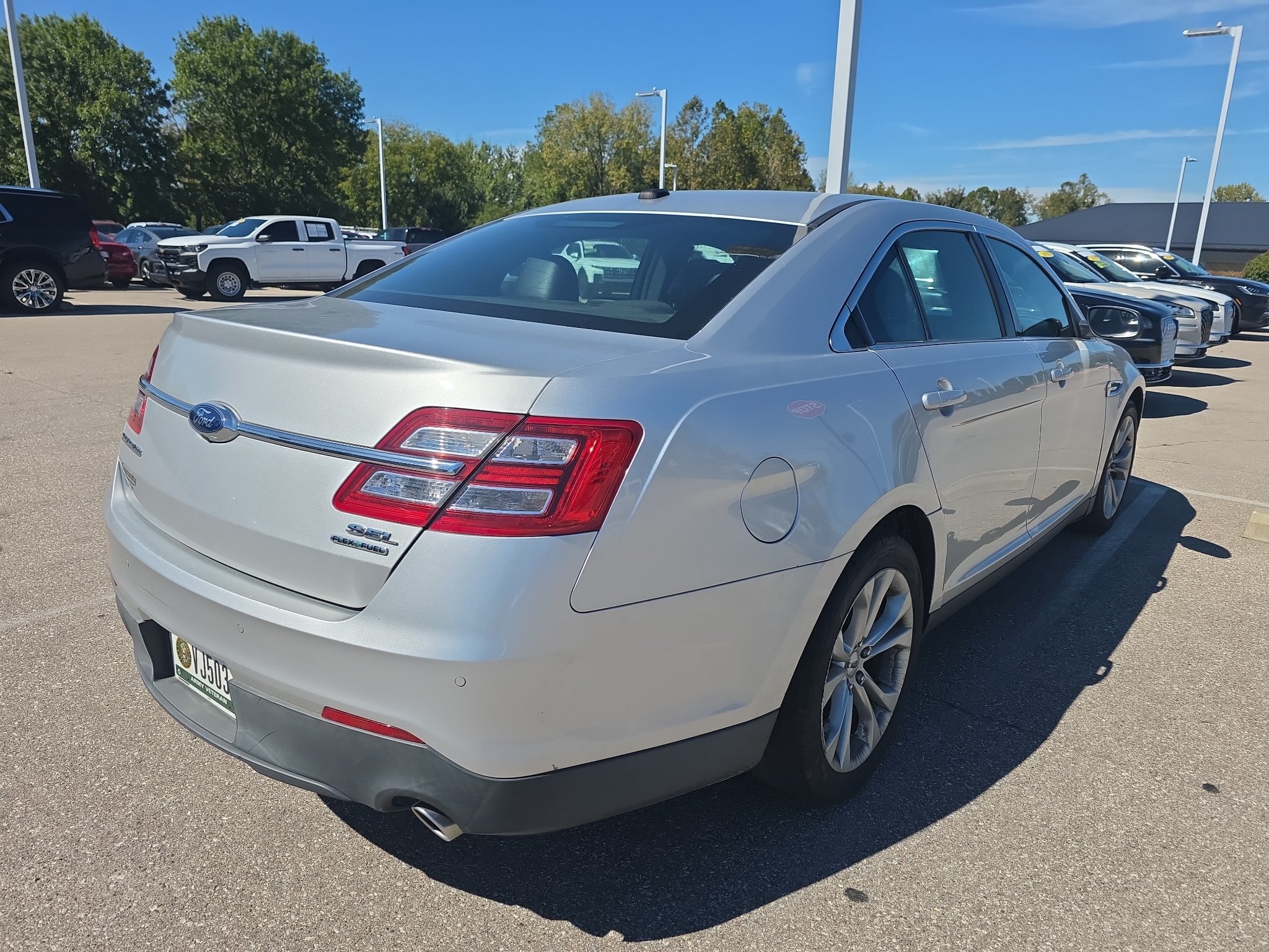 Used 2013 Ford Taurus SEL FWD image 3