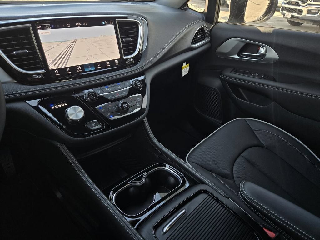 New 2026 Chrysler Pacifica Limited w/ S Appearance Package FWD image 19