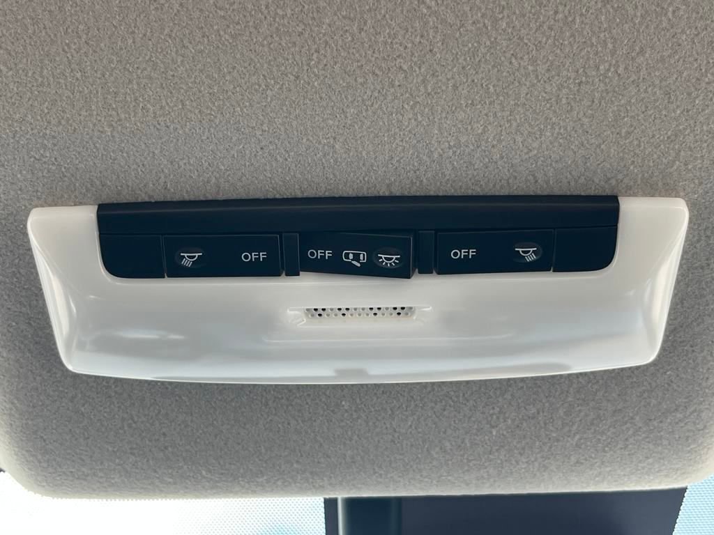 New 2025 Nissan Versa SV w/ Trunk Package image 28