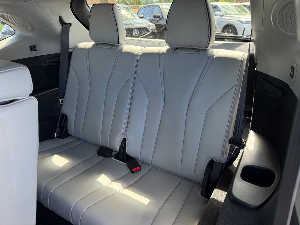 Used 2026 Acura MDX w/ Advance Package AWD/4WD image 15