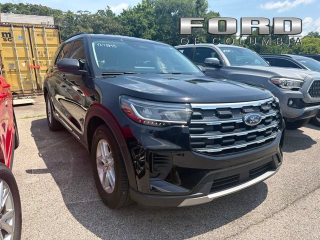 Used 2025 Ford Explorer Active RWD image 1