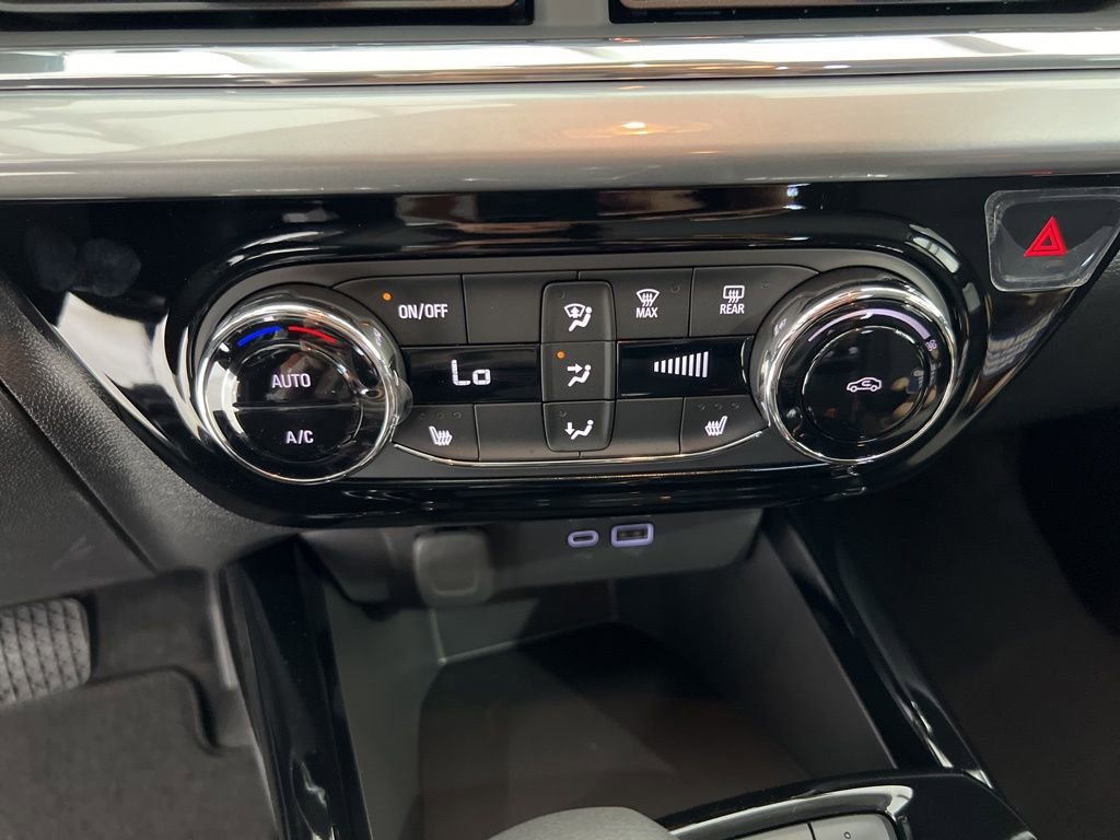 New 2026 Chevrolet Trax LT w/ Driver Confidence Package image 16