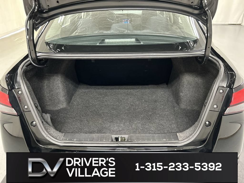 Used 2023 Nissan Versa S w/ Trunk Package FWD image 21