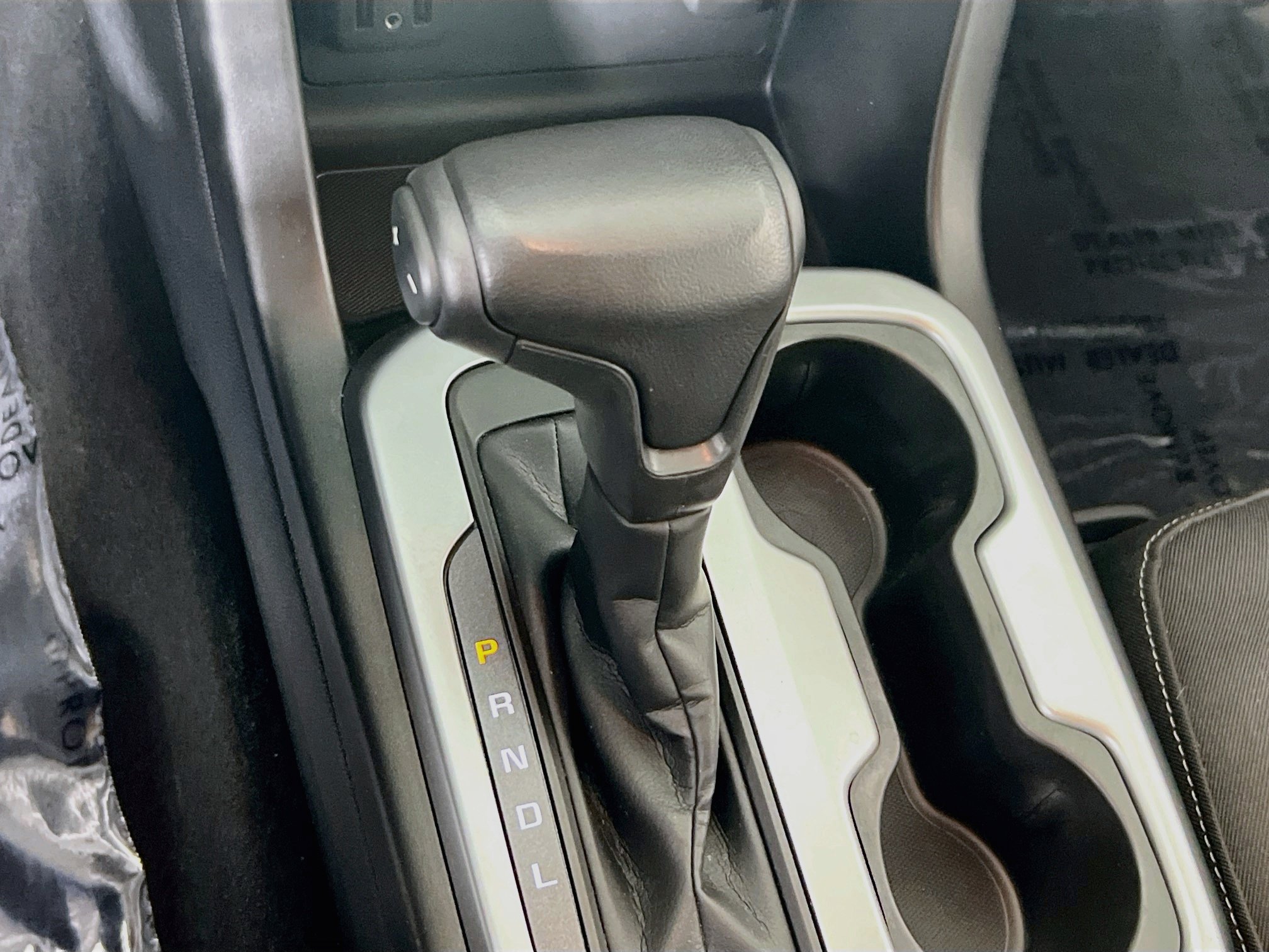 Used 2021 Chevrolet Colorado LT w/ LT Convenience Package AWD/4WD image 16