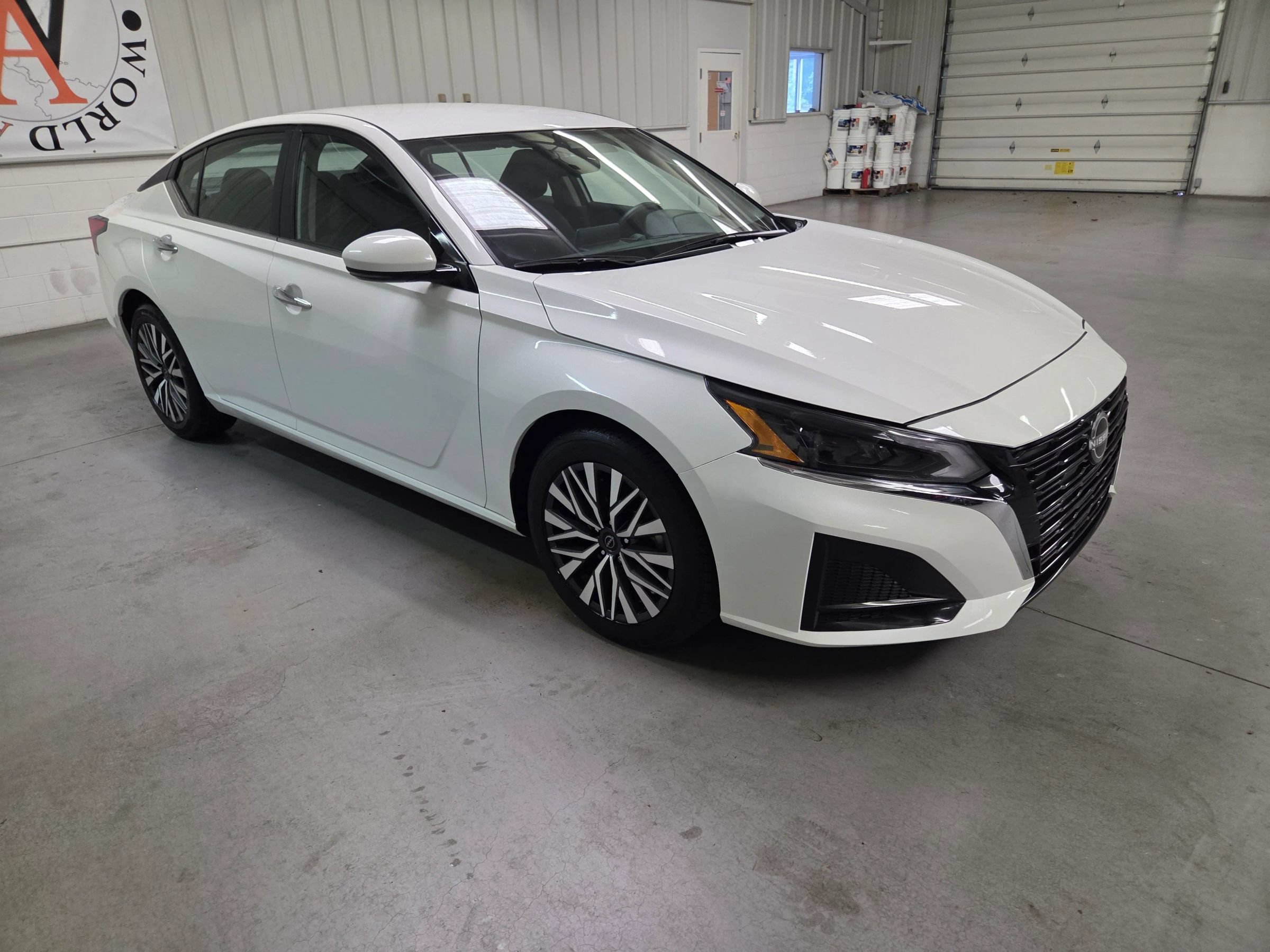 Used 2023 Nissan Altima 2.5 SV FWD image 10