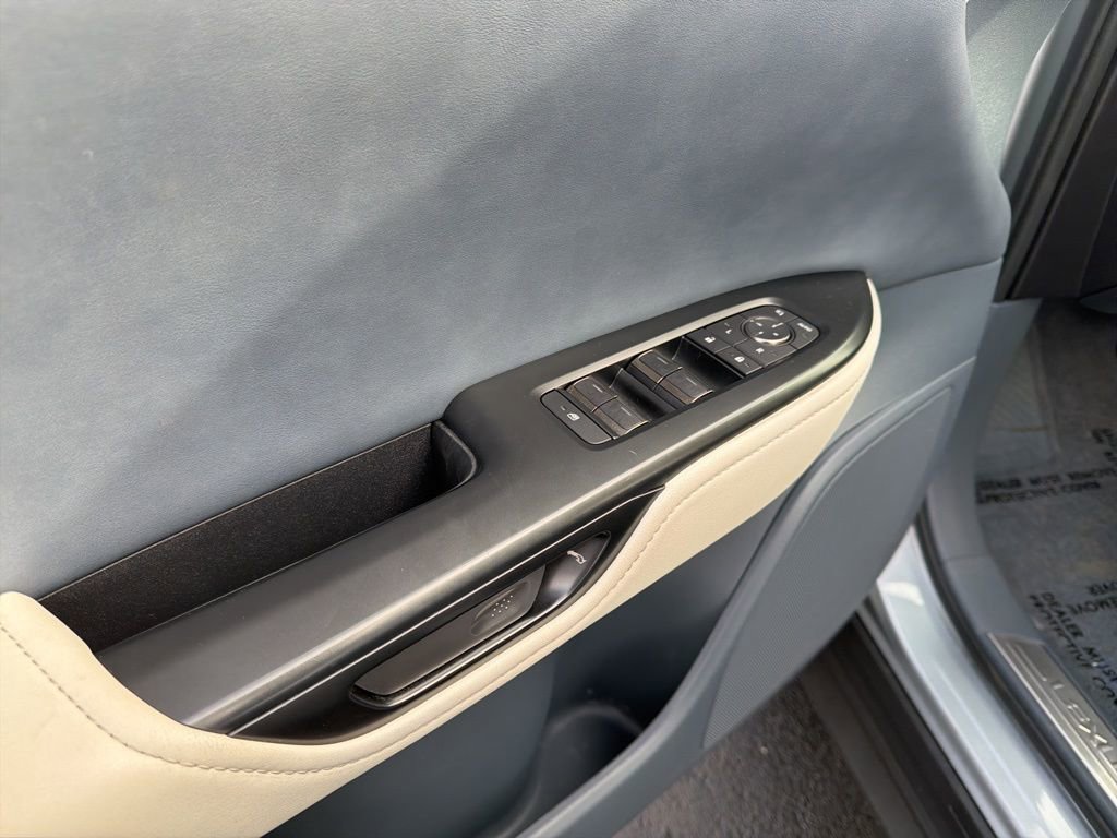 Used 2023 Lexus RZ 450e Premium image 26