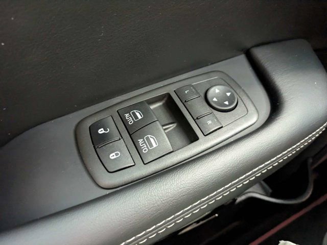 Used 2022 Dodge Challenger SRT Hellcat RWD image 16