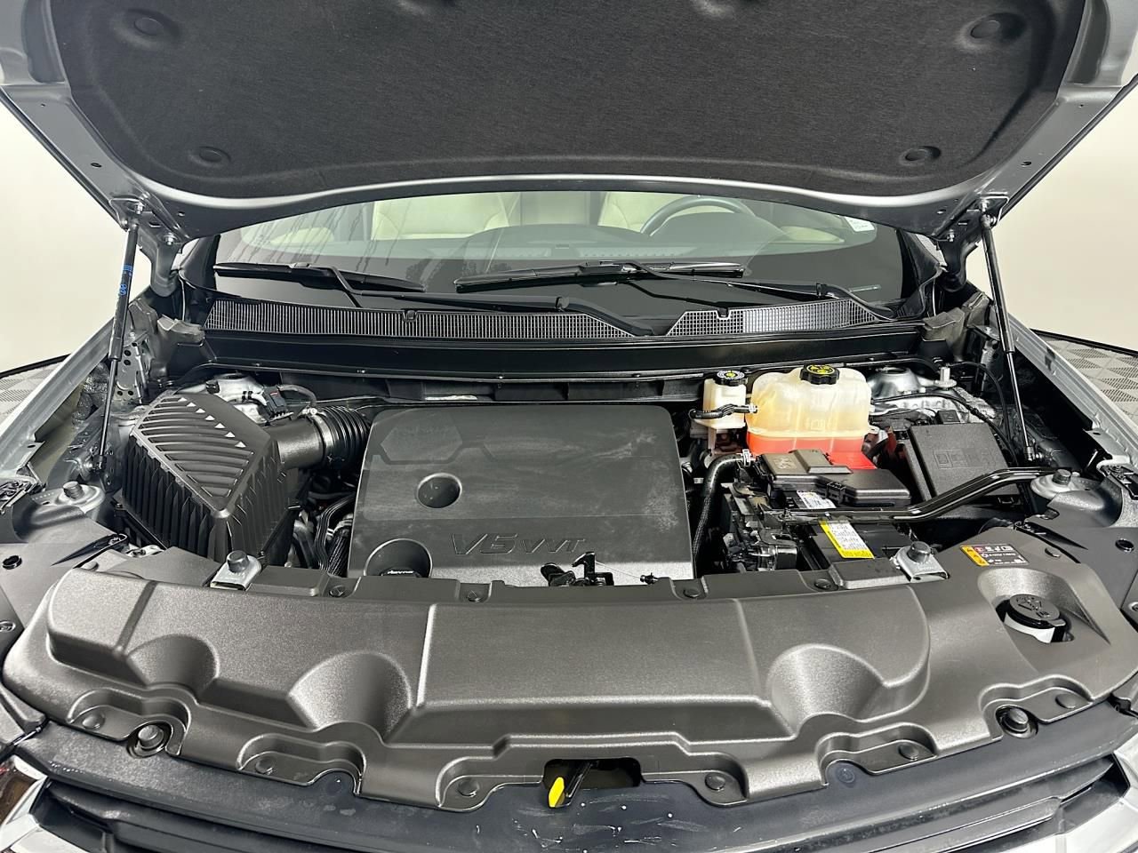 Used 2023 Chevrolet Traverse LS image 20