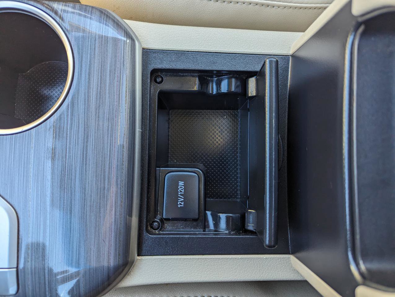 Used 2013 Toyota Camry XLE w/ Leather Pkg image 26