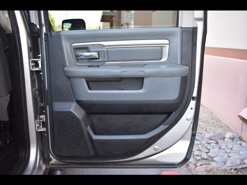 Used 2015 RAM 2500 SLT image 27