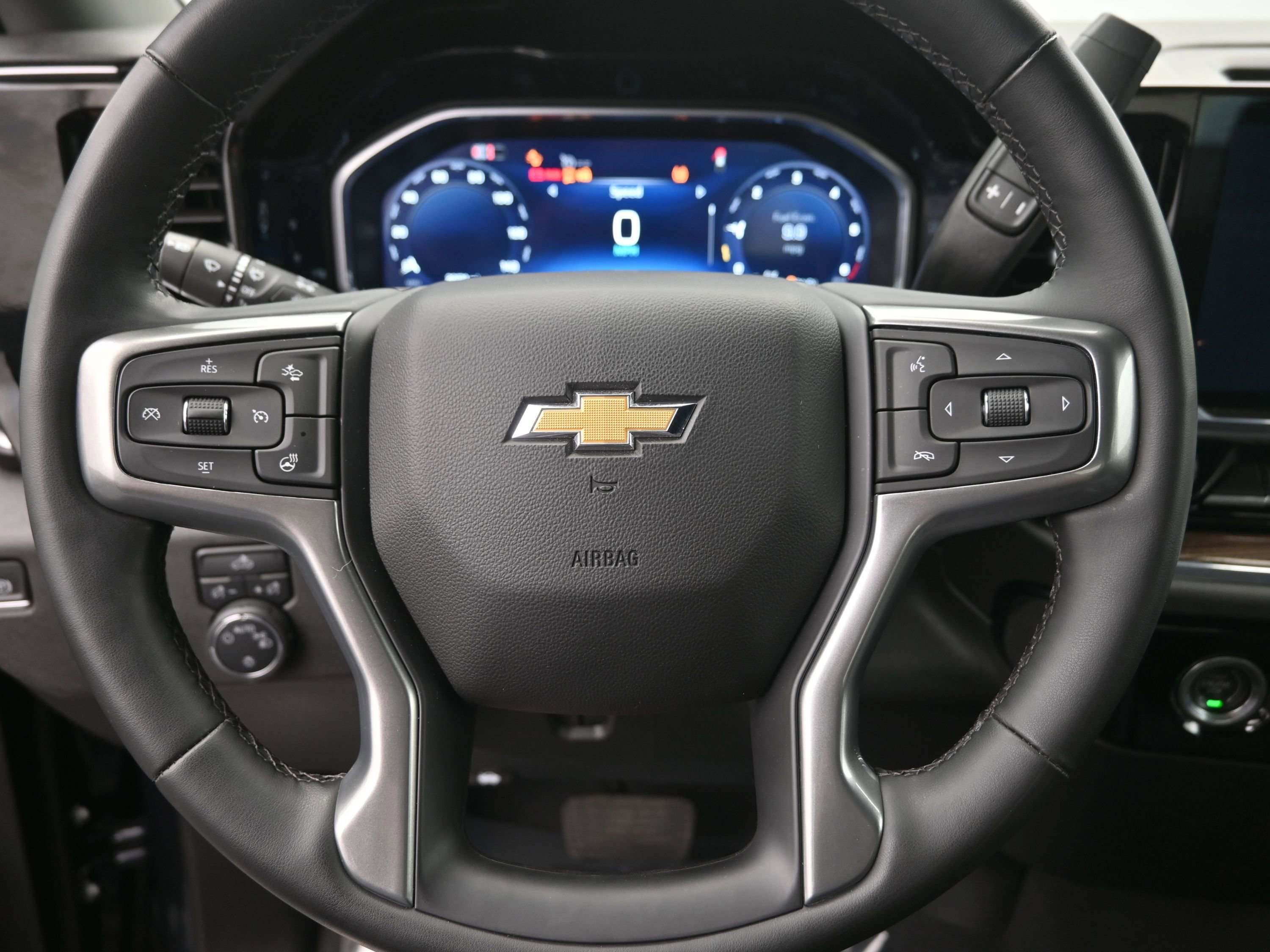 Used 2024 Chevrolet Silverado 1500 LT image 13