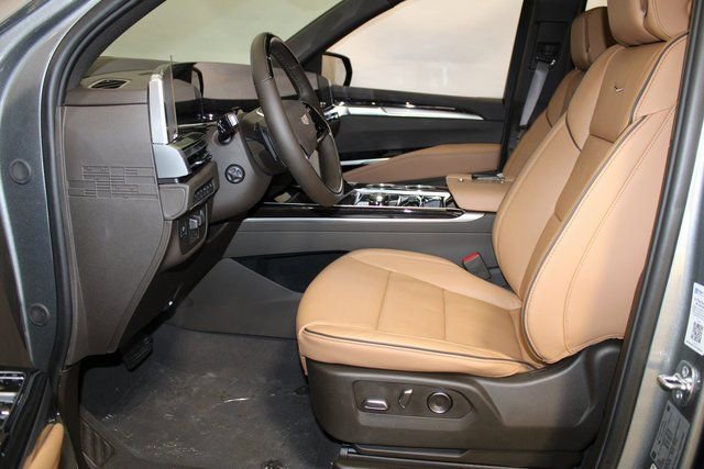 New 2026 Cadillac Escalade ESV Luxury w/ Touring Package image 5