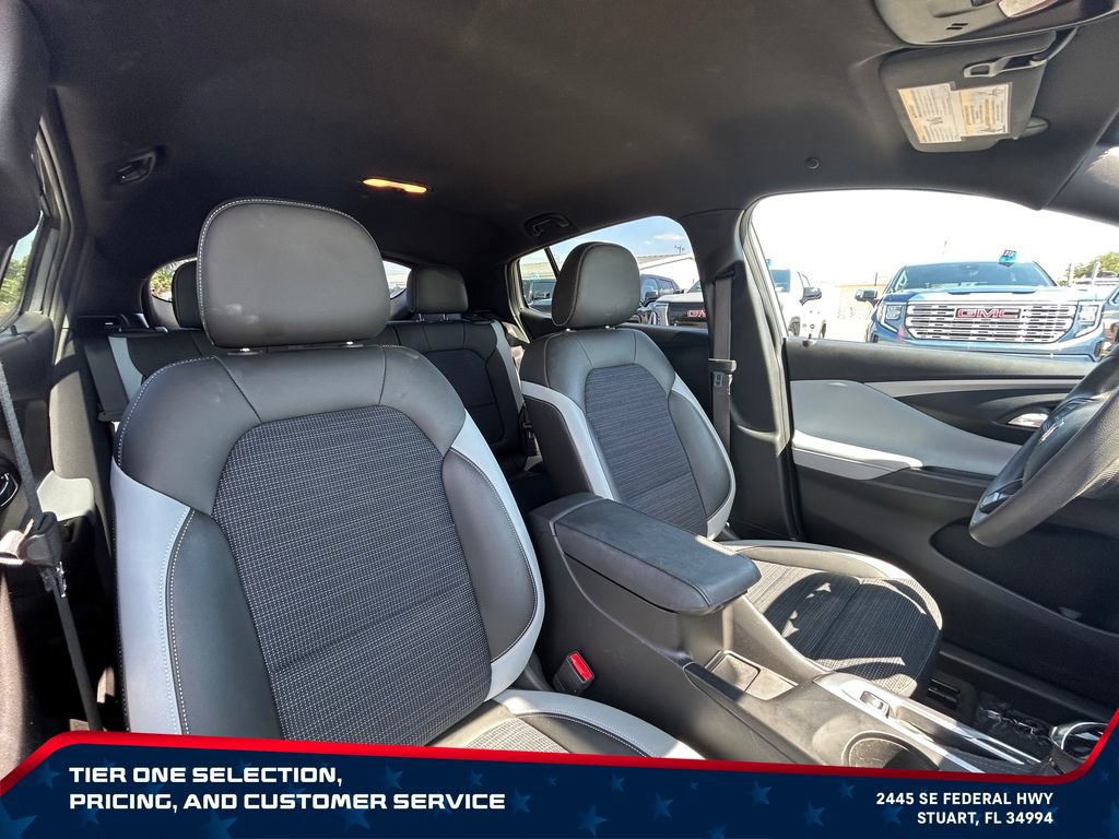 Used 2025 Buick Envista Sport Touring w/ Convenience II Package FWD image 20