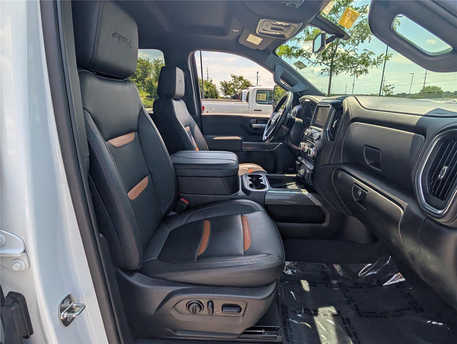 Used 2023 GMC Sierra 2500 AT4 w/ AT4 Preferred Package AWD/4WD image 12