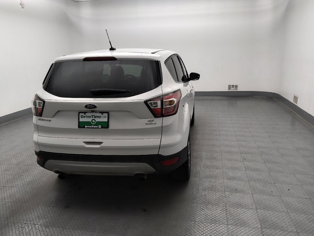 Used 2017 Ford Escape SE FWD image 7