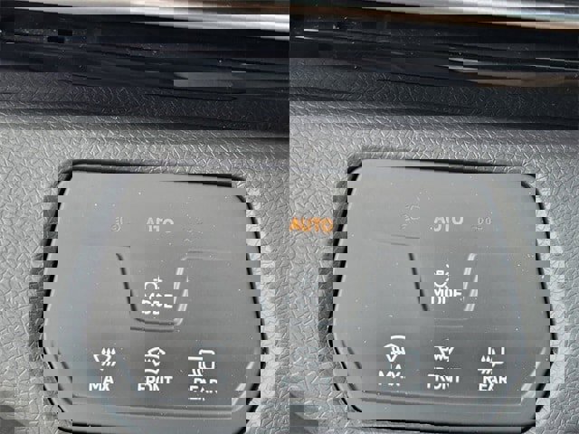 New 2025 Volkswagen ID.4 Pro image 19