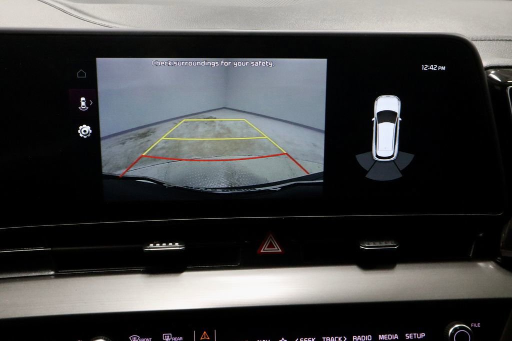 Used 2023 Kia Sportage EX image 2