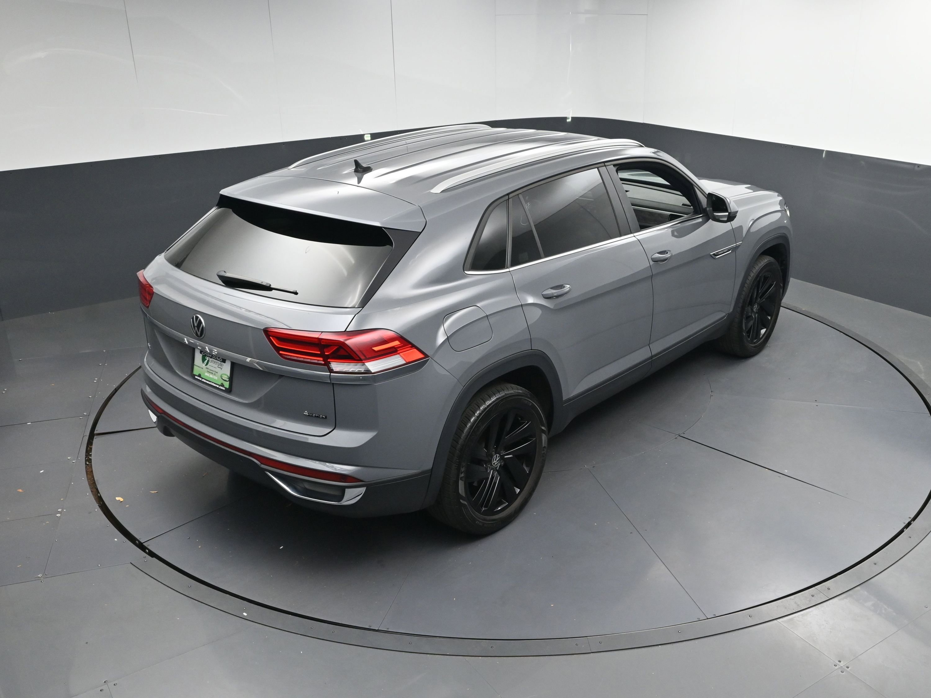 Used 2023 Volkswagen Atlas Cross Sport SE image 37