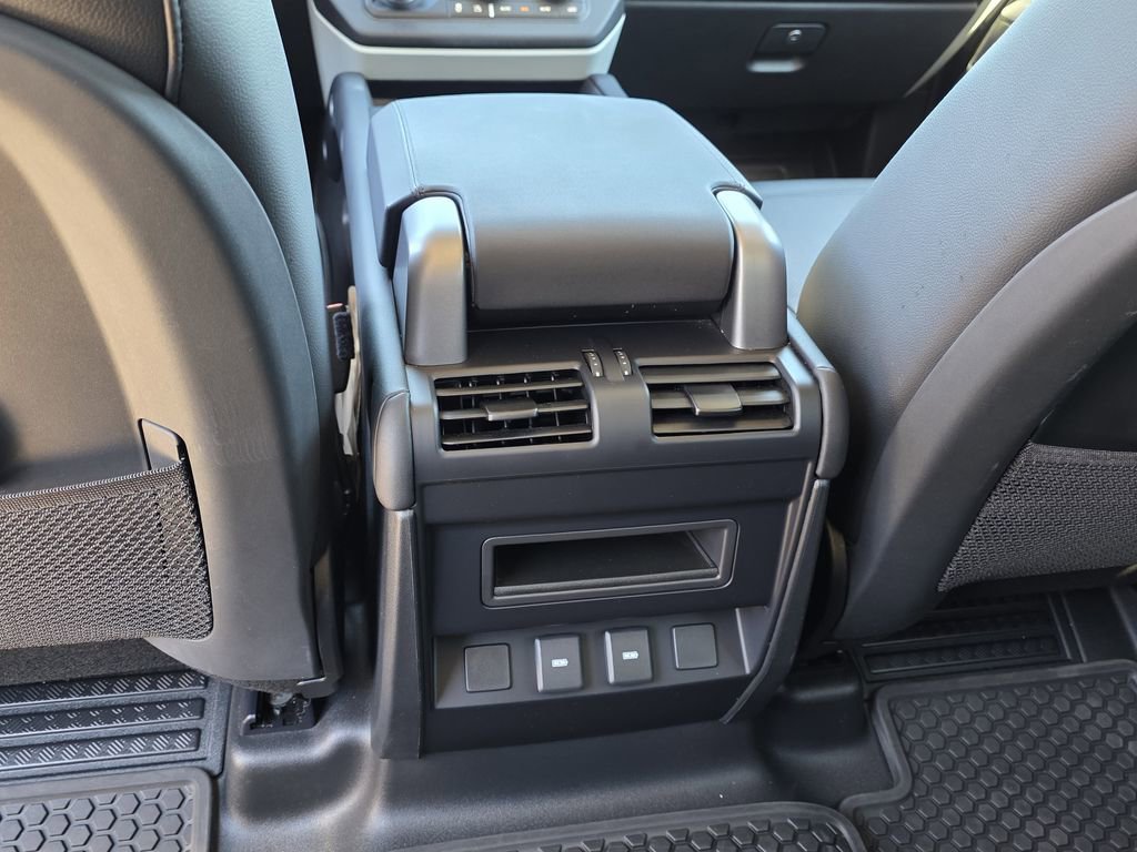 Used 2024 Land Rover Defender 110 S image 15