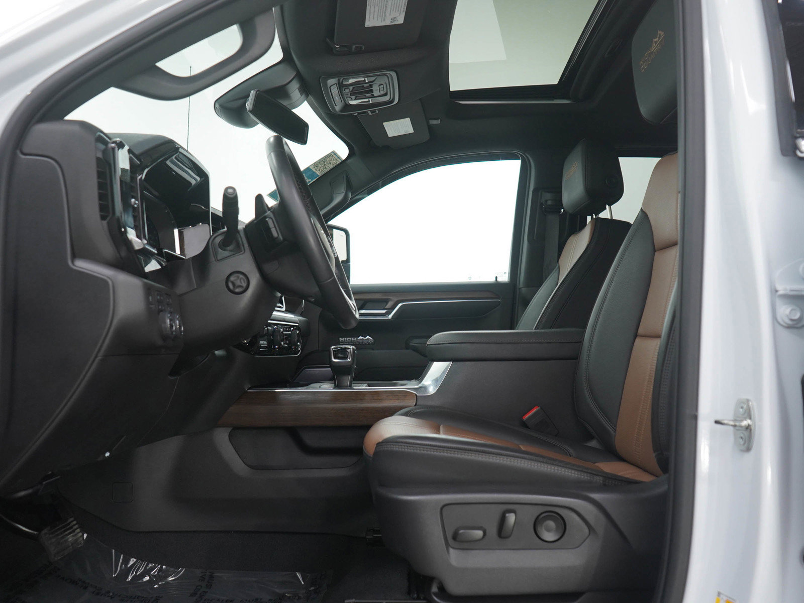 Used 2023 Chevrolet Silverado 1500 High Country image 23