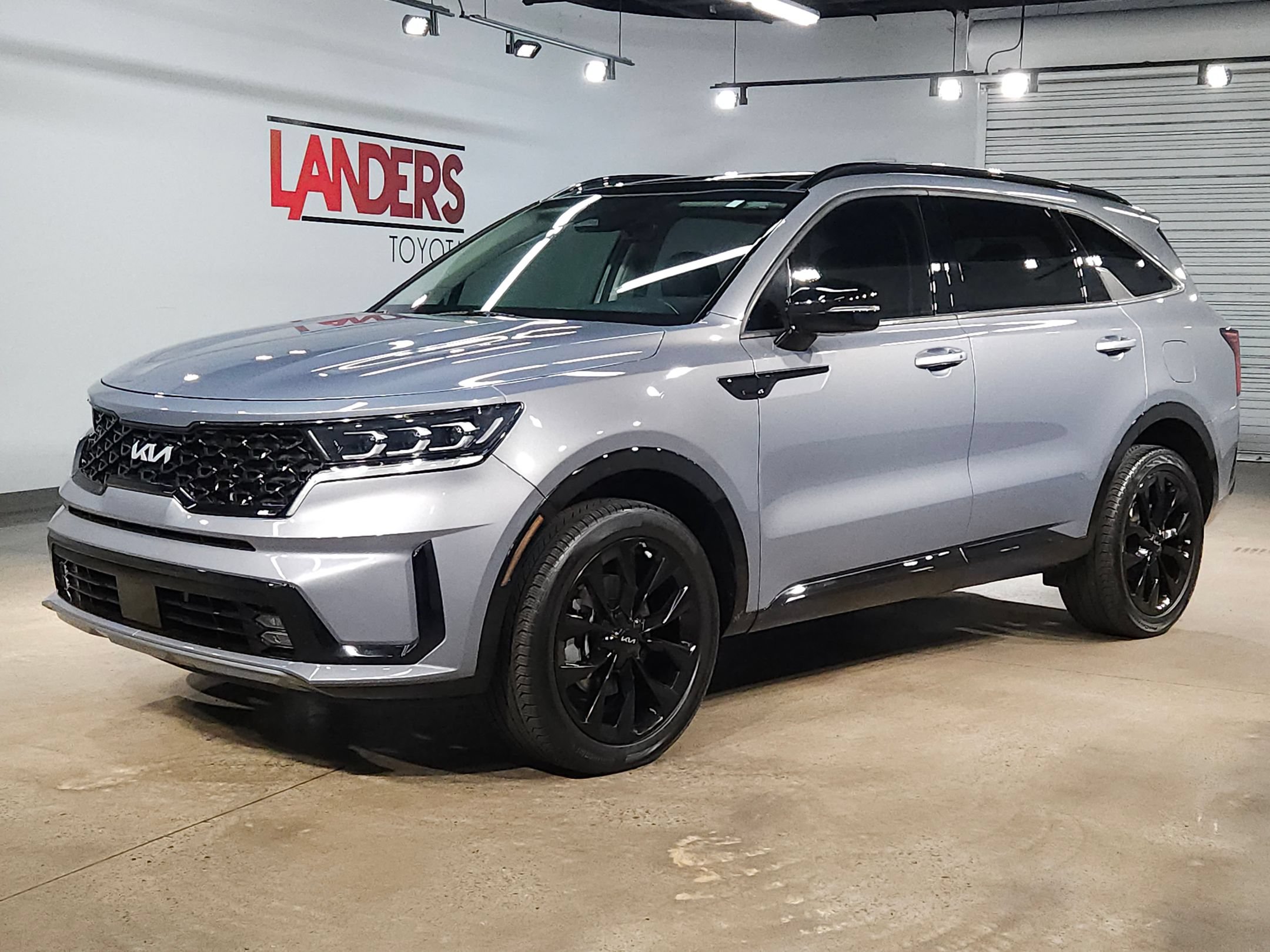 Used 2023 Kia Sorento SX AWD/4WD image 3