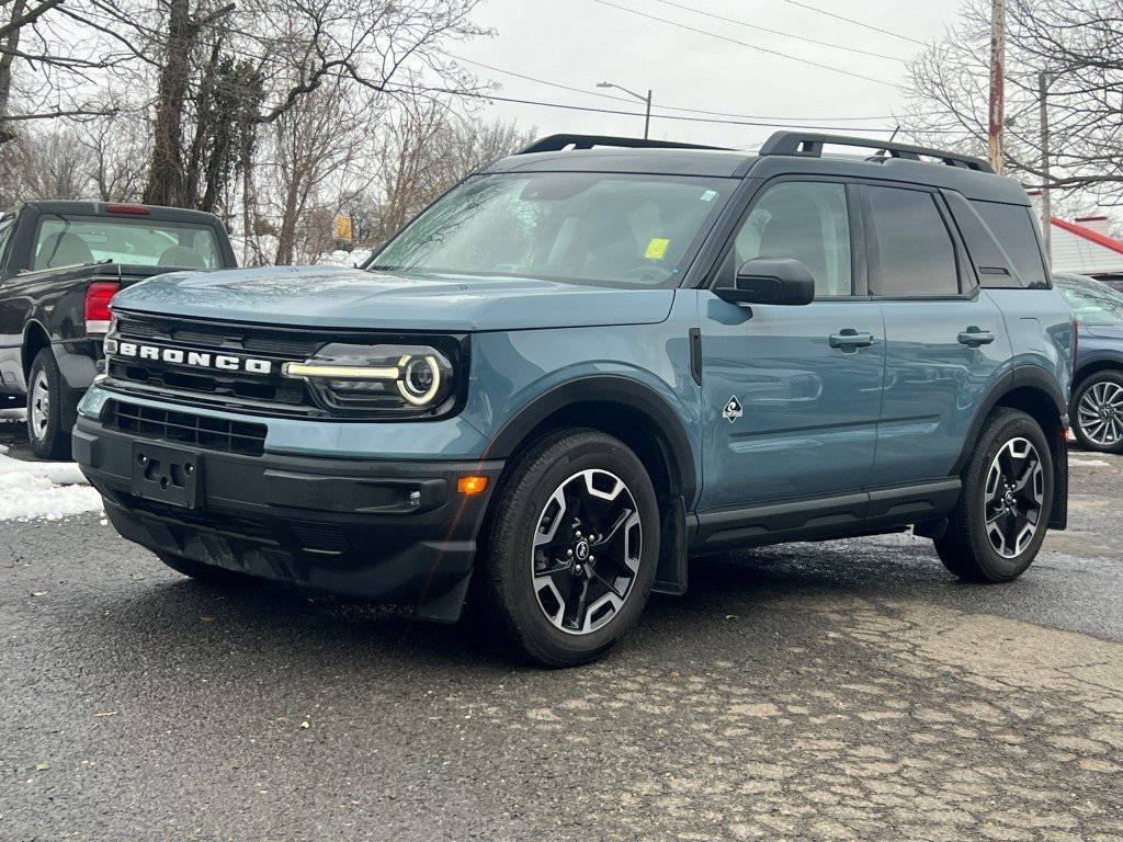 Used 2023 Ford Bronco Sport Outer Banks w/ Tech Package image 2